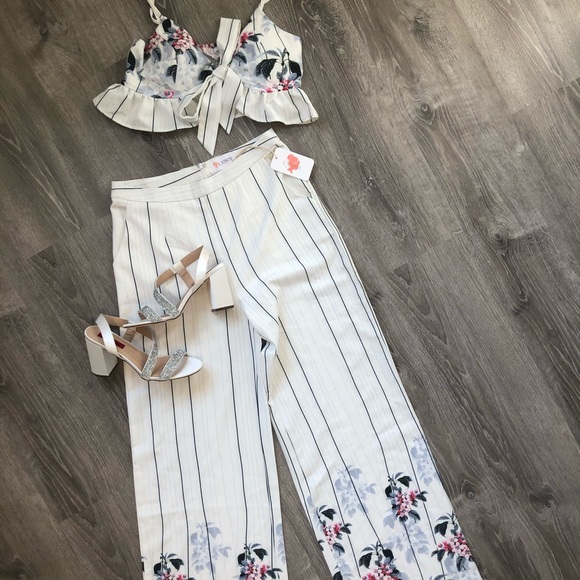 ⭐️Matching two piece set - size Large - Picture 3 of 3